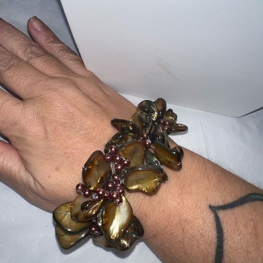 Vintage Shell and Seed Bead Flower Cord Bracelet